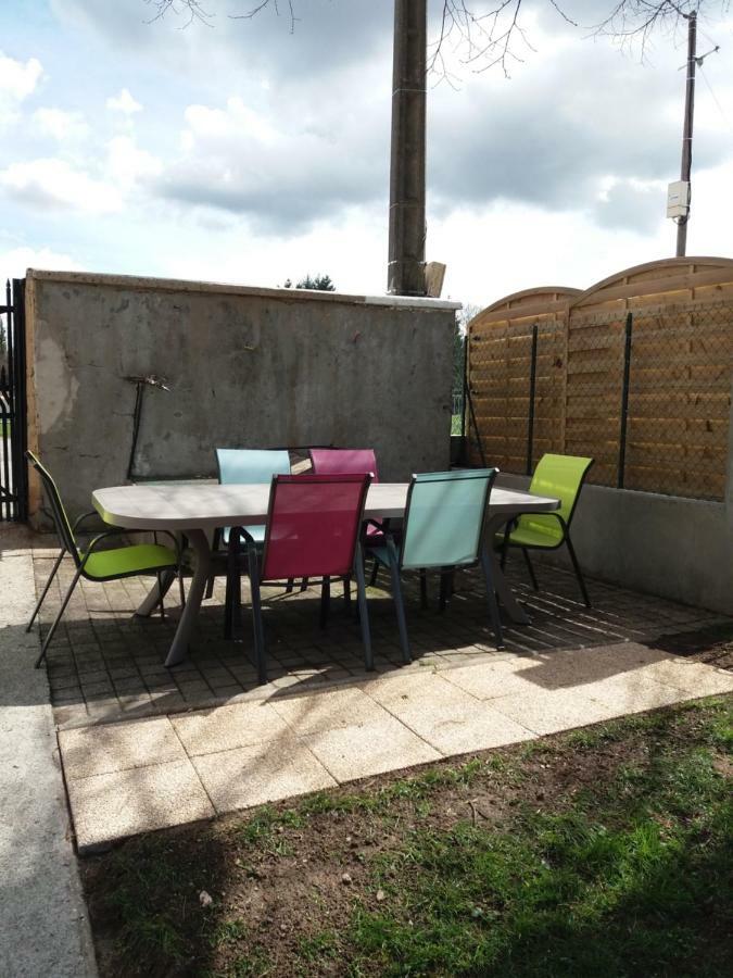 Les Copains D'Abord Villa Beaucroissant Exterior photo