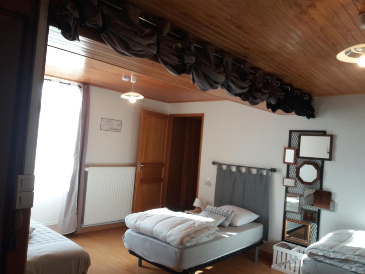 Les Copains D'Abord Villa Beaucroissant Exterior photo